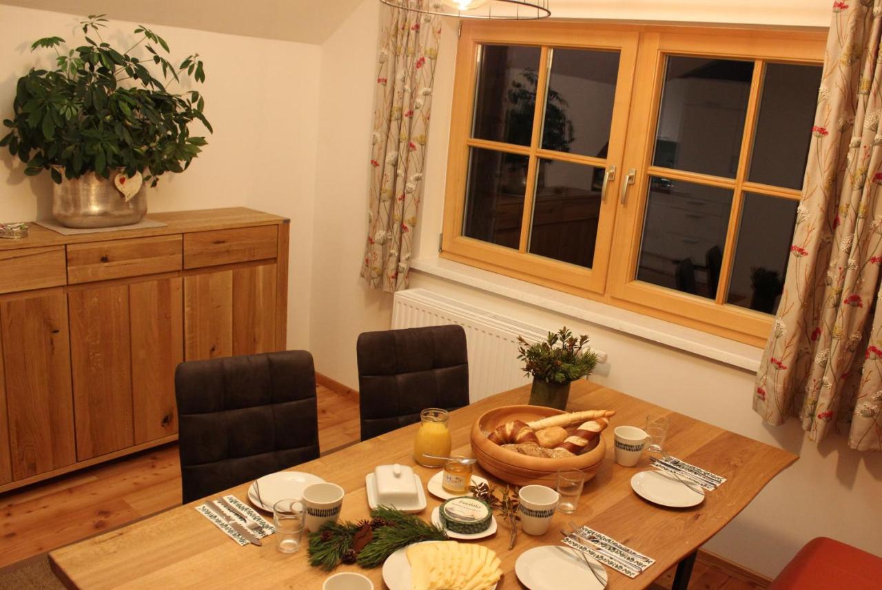 Die Kalsbergerin Ferienwohnung Fuer Geniesser Donnersbachwald Bagian luar foto
